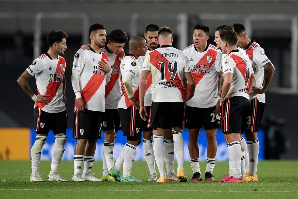 Lee más sobre el artículo Se le van acabando las balas: ¿cómo clasifica River a la Libertadores 2022?