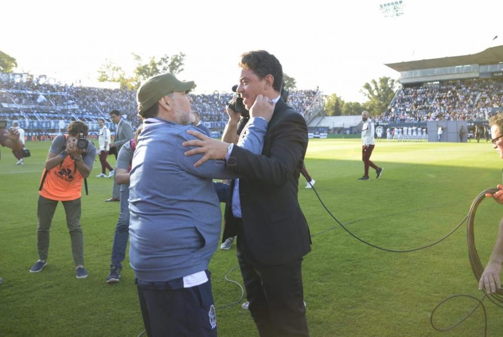 Lee más sobre el artículo Inédito fotón: Gallardo, Messi y Maradona juntos